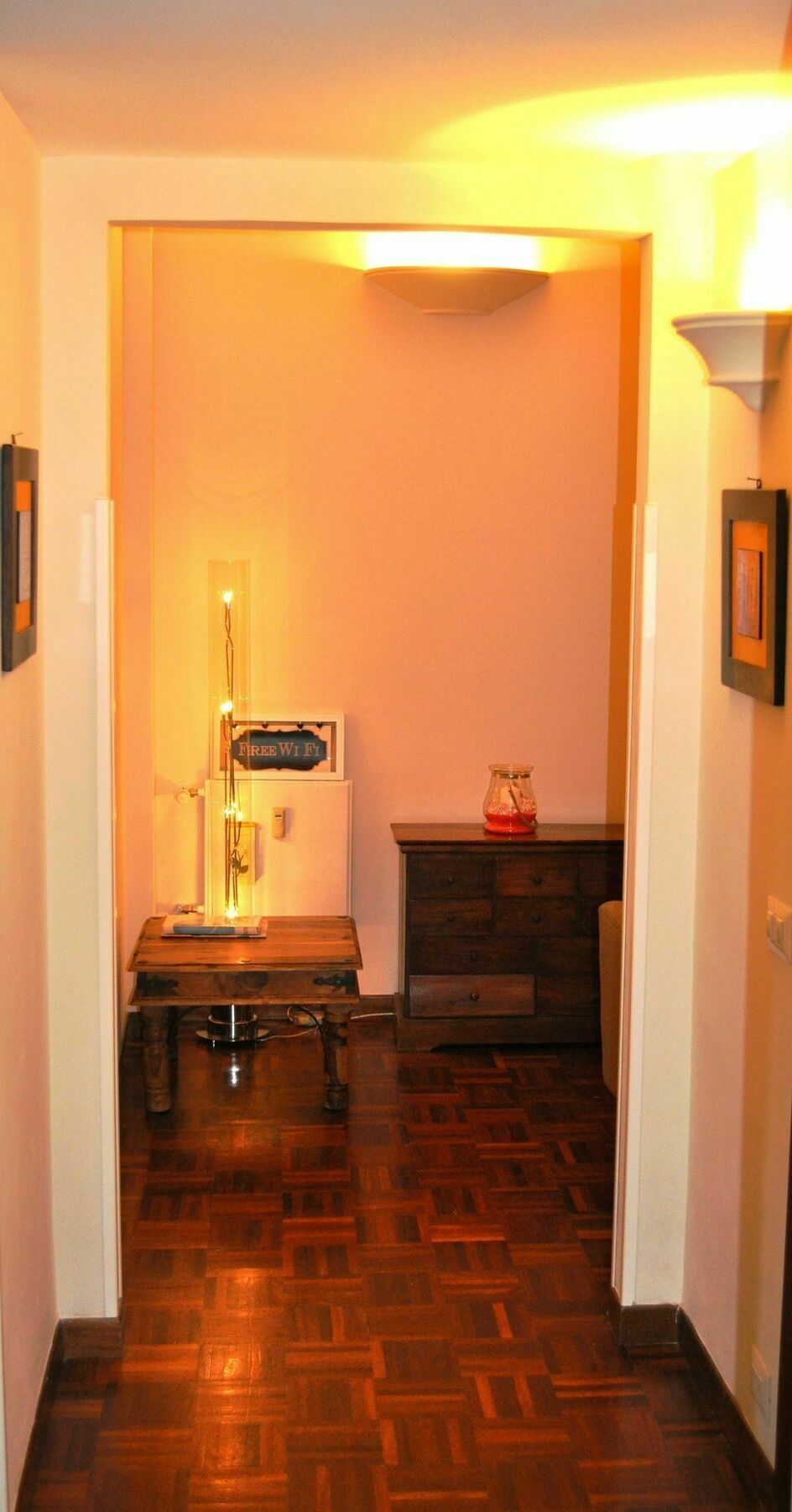 Penny Planets Apartment Rom
